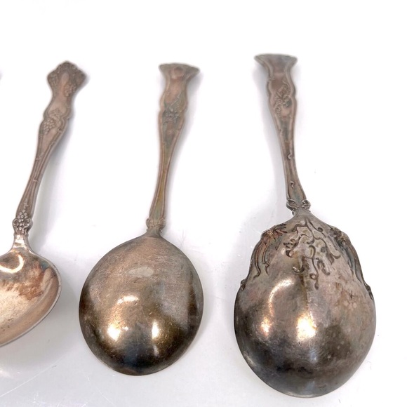 Antique 1847 Rogers Bros Grape Vine Triple Silverplate Serving Spoon set - Picture 5 of 6